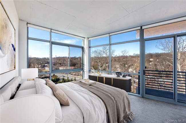 Photo - 250 Central Park Ave Unidad 3I