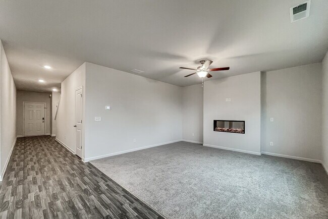 Photo - 327 Hamilton Pointe Dr