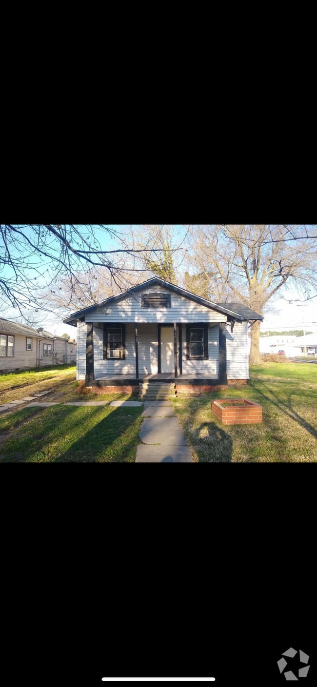 Building Photo - 1317 Walnut St Rental