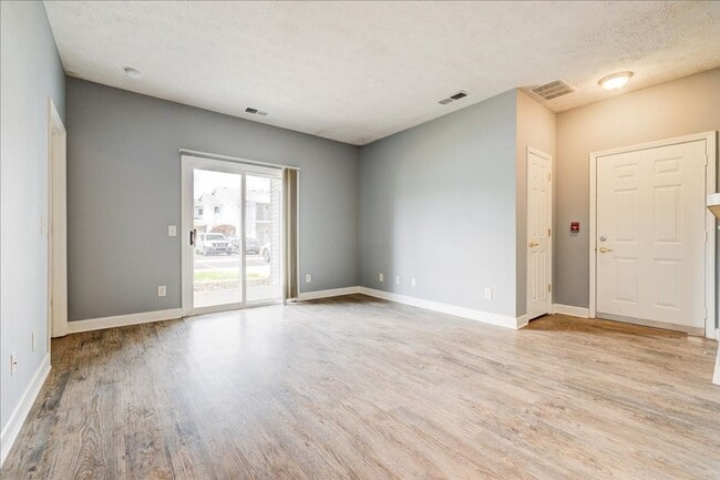 Photo - **Swimming Pool*****1 Bed 1 Bath******Cros...