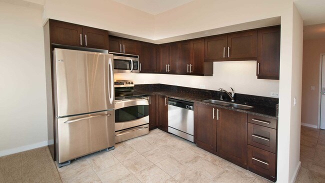 Vantage Pointe Apartments For Rent In San Go Ca Forrent Kitchen Vantage Pointe Apartments