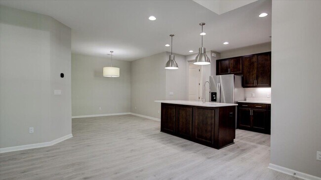 Photo - 363 Harborside Dr