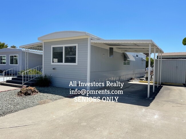 Building Photo - 141 Douglas Dr