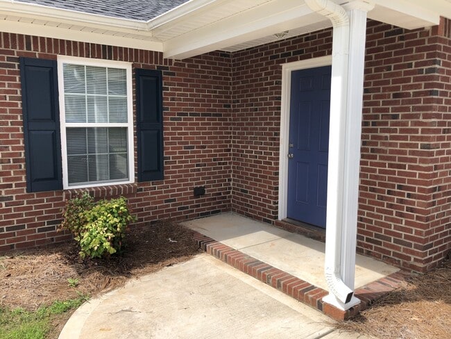 Photo - Available to show! **MOVE-IN Special $250 off the 1st full month's rent.**