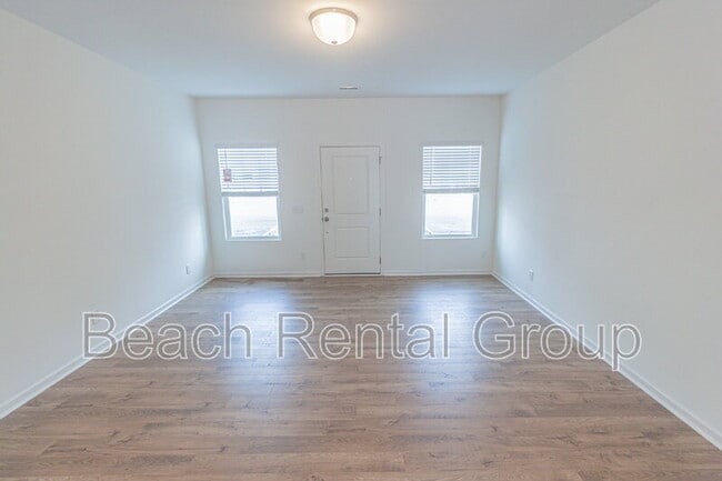 Photo - 203 Crescent Wy