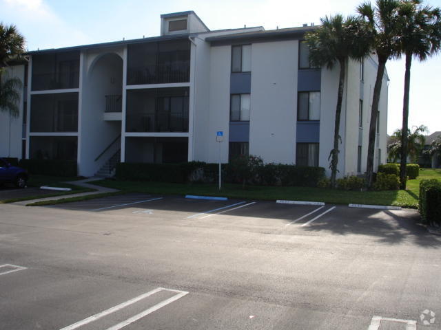 Building Photo - 1107 Green Pine Blvd Unit E2 Rental