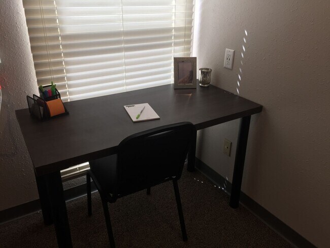 Photo - 306 E Clark - OFFBOARD 12/18/2025