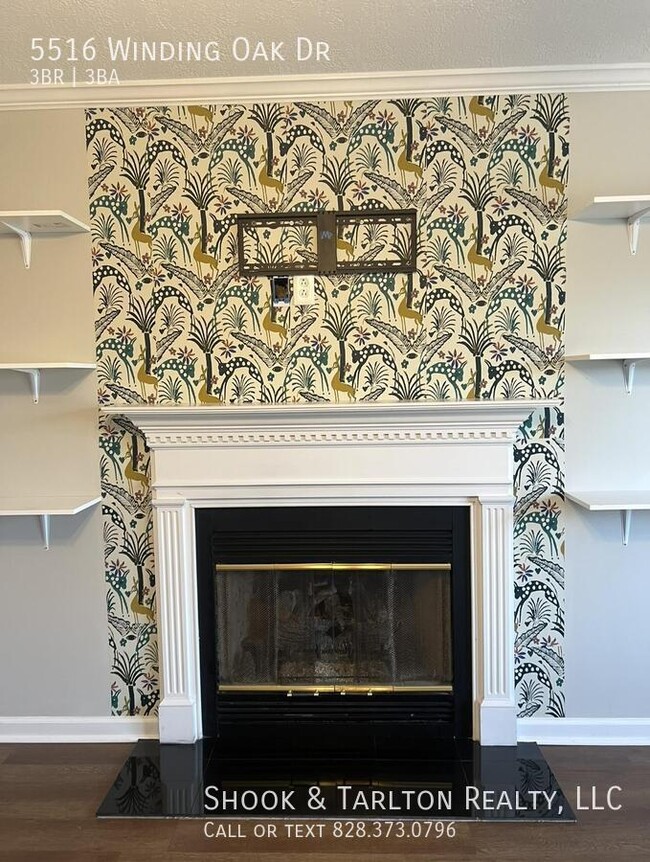 Photo - 5516 Winding Oak Dr