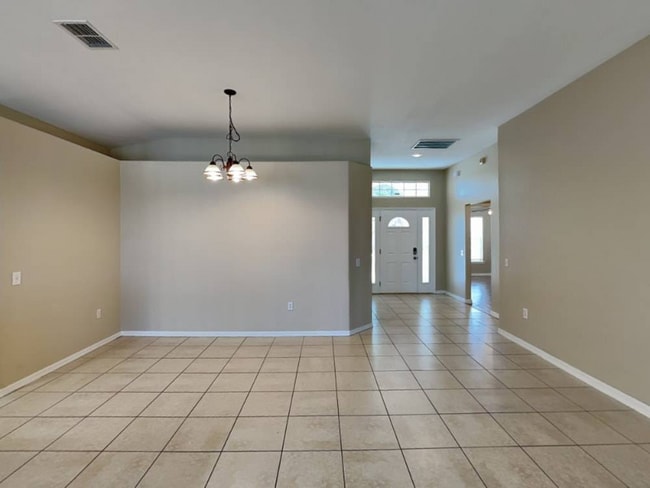 Building Photo - 1437 Bluff Loop Rental