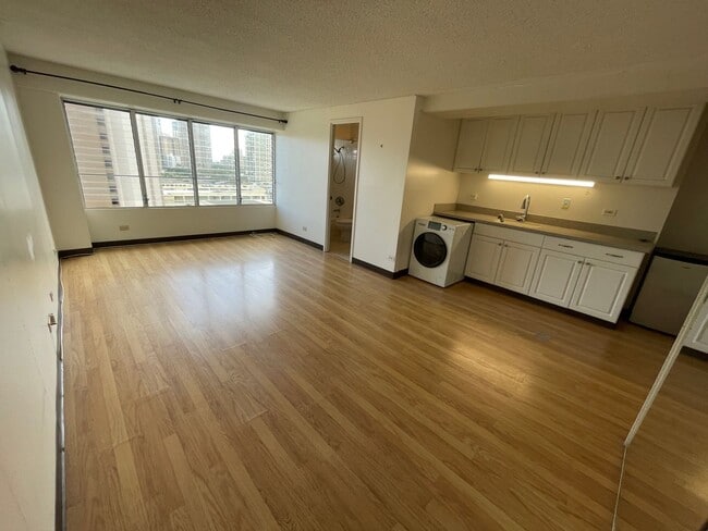 Building Photo - 2525 Date St Unit B Rental