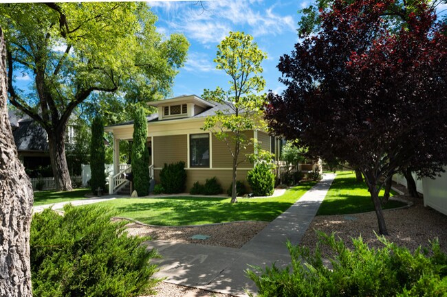 Photo - 321 N Mt Vernon Ave