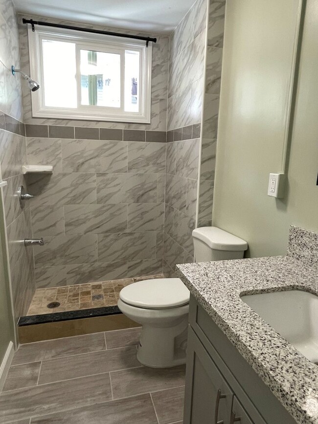 Photo - Upgraded 3 bedroom, 3 bath Multiplex Singl... House