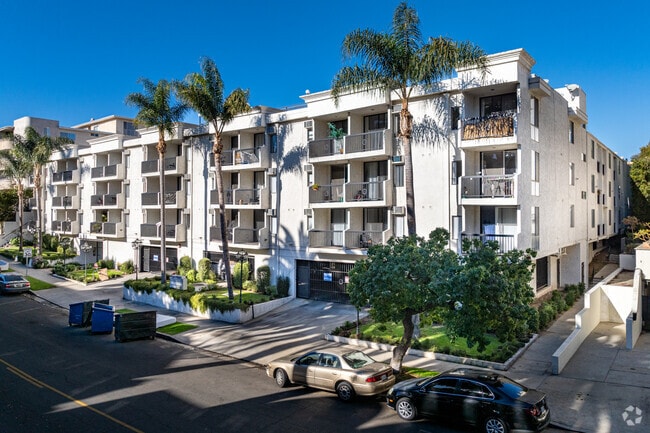 Photo - Club Brentwood