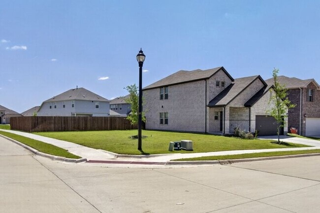 Photo - 803 Russell Dr