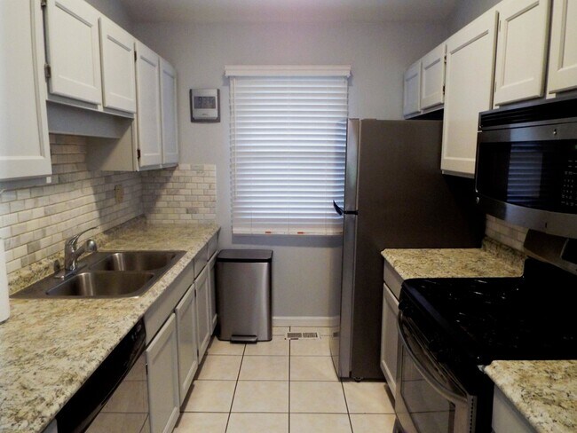 Photo - 1921 Stanford Dr