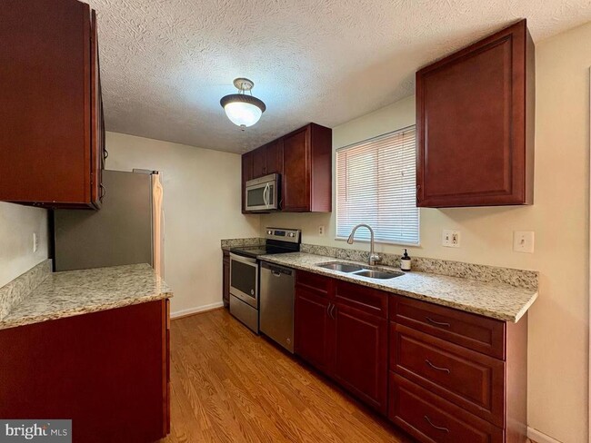 Photo - 8112 Parkdale Ct