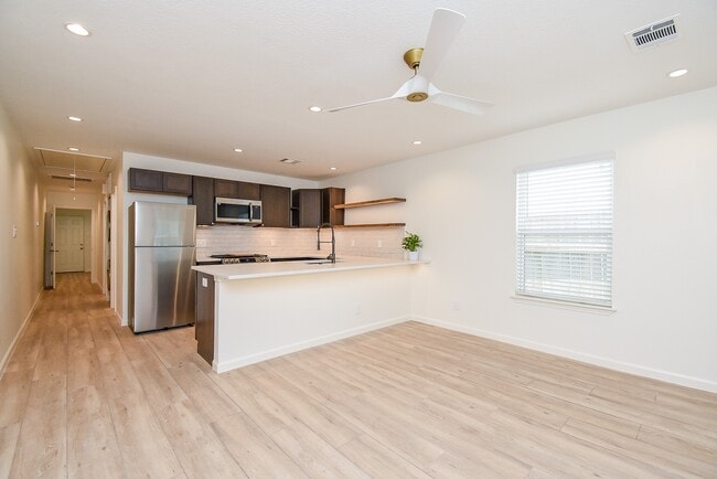 Building Photo - 2509 Terry St Unit B