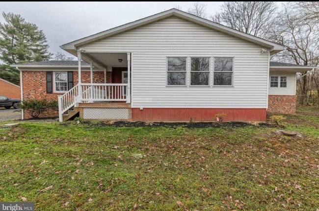 Photo - 6731 Middle Rd