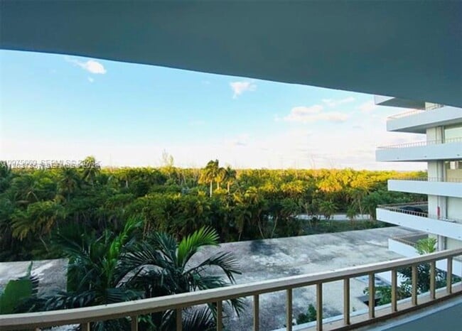 Building Photo - 155 Ocean Ln Dr Unit 155 Ocean Lane Dr # 504
