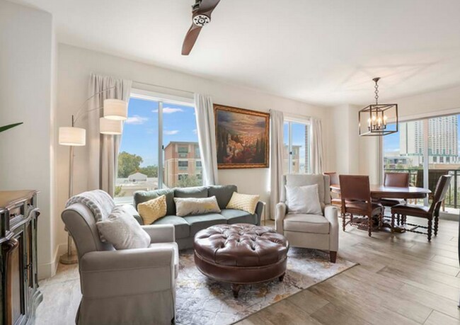 Photo - 215 Center St Unidad 207.4