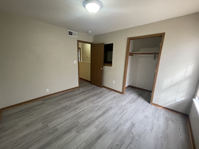 Photo - 3403 Westwind Dr Unidad A