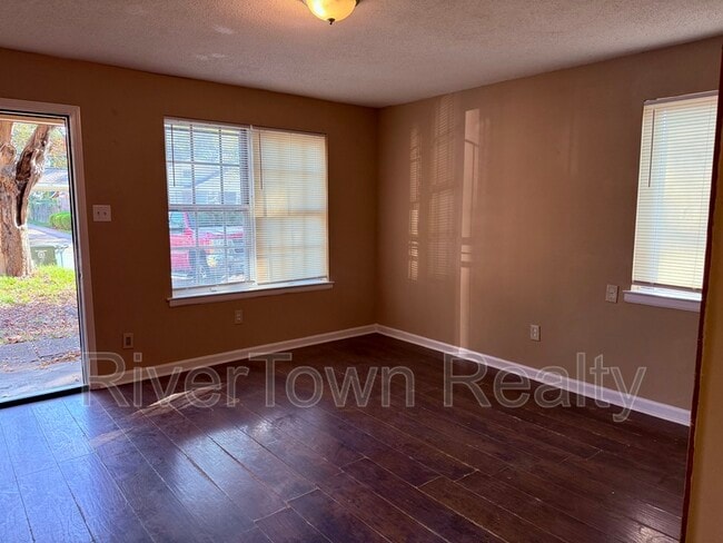 Photo - 677 N Holmes St