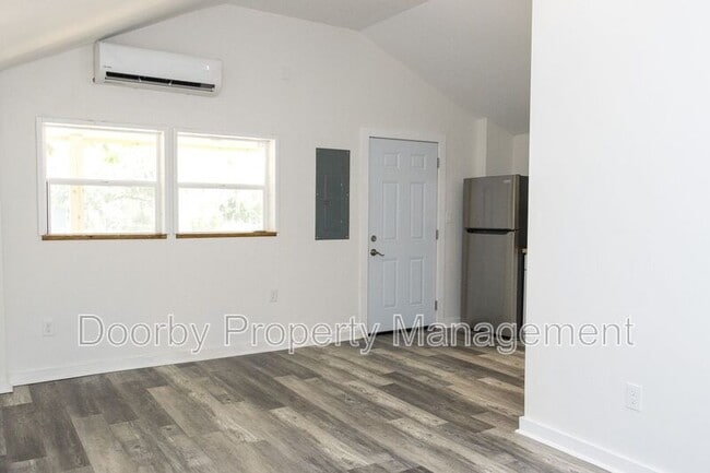 Photo - 358 Derby Cir