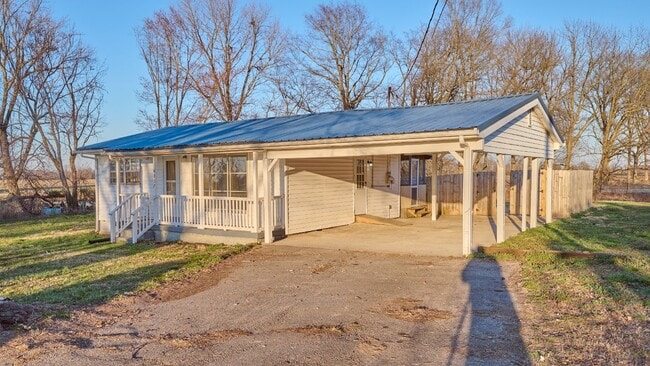 Photo - Coming Soon: 2BR house in country setting. (Please speak with us before applying)