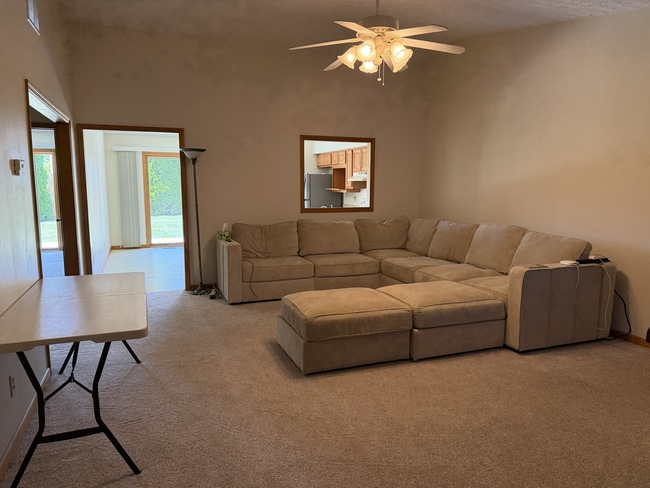 Photo - 148 Trader Ct