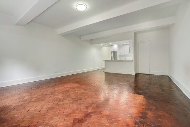 Photo - 160 W 73rd St Unit 2G