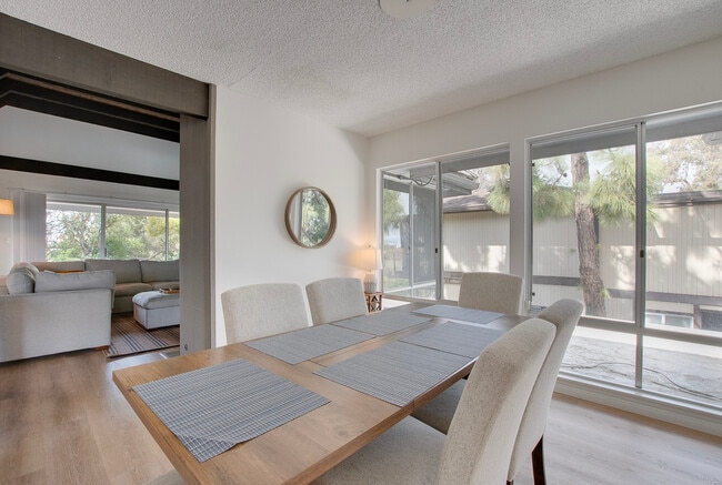 Photo - 8143 La Jolla Scenic Dr N