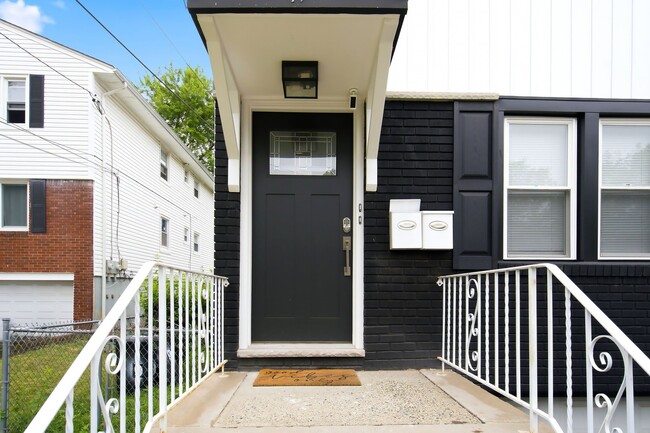 Photo - 19 Evelyn Ct Unit 2