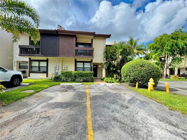 Building Photo - 3840 SW 52nd Ave