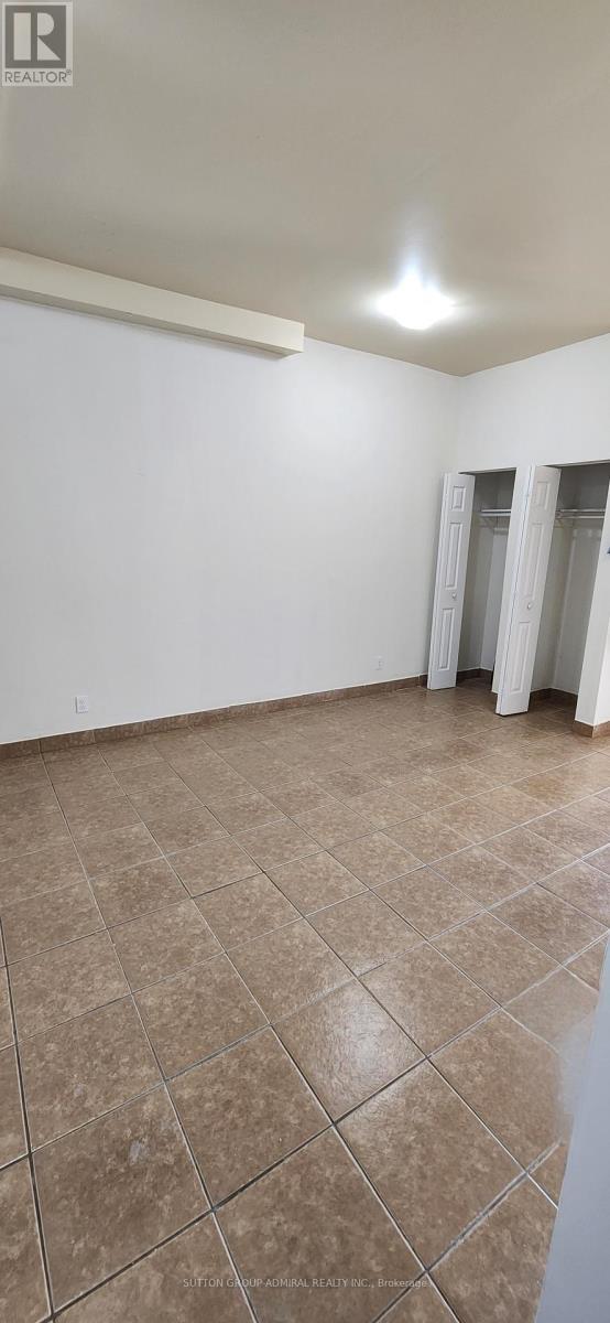 Photo - 1040a St Clair Ave W