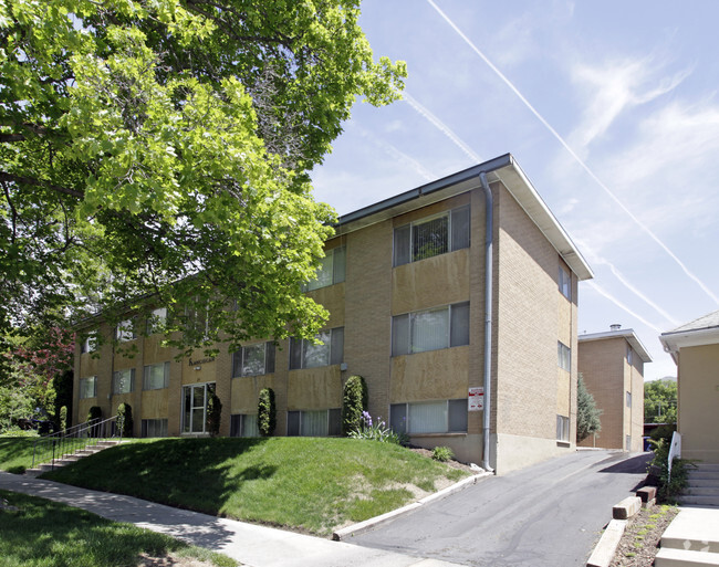 Franciscan Apartments - Franciscan Apartments