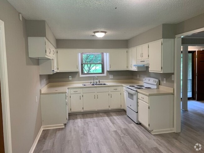 Building Photo - Renovated 3 Bedroom 2 Bath Home for Rent!!