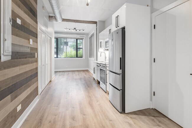 Photo - 7645 N Sheridan Rd Unit 114