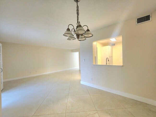 Photo - 3178 Via Poinciana Unit 402