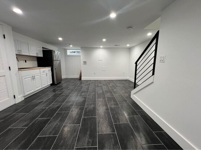 Photo - 436 Lamont St NW