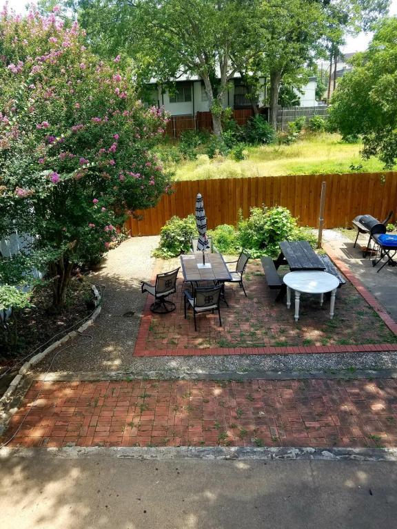 Photo - 2706 Reagan St