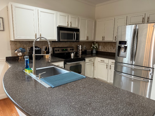 Photo - 324 Long Pointe Ln