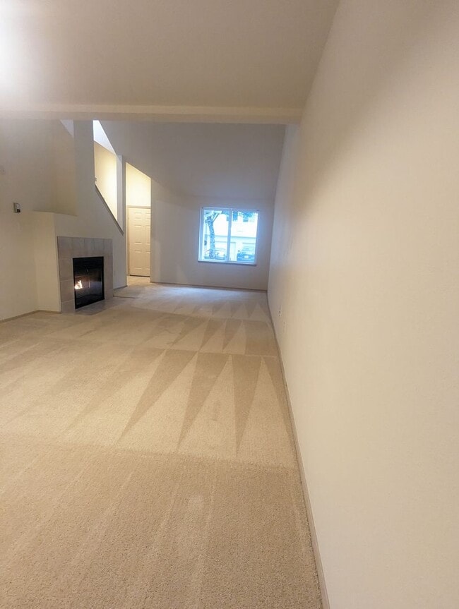 Photo - 3-Bedroom Silverdale Ridgetop near Island Lake.