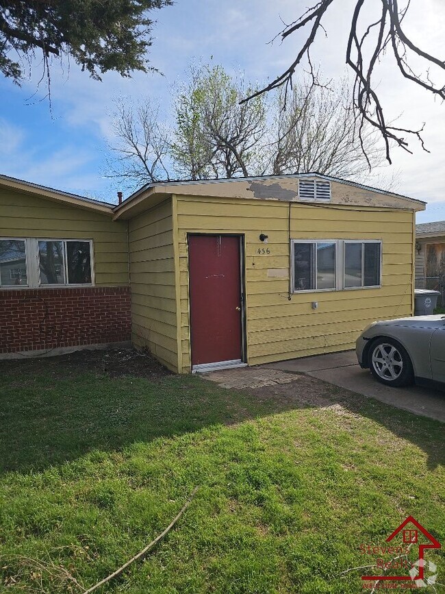 Building Photo - 1436 NW Ozmun Ave Rental