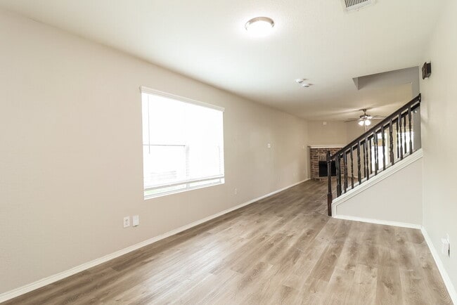 Photo - 1813 Vineridge Ln