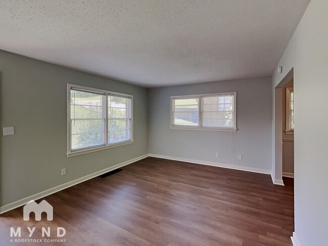 Photo - 304 Glynn Dr