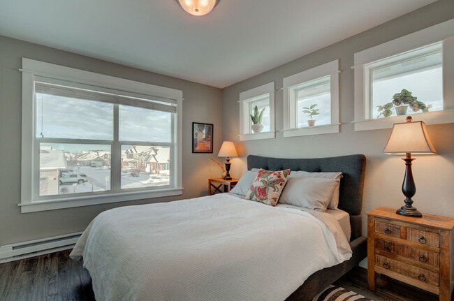 Photo - 5327 Westmorland Dr Unit B