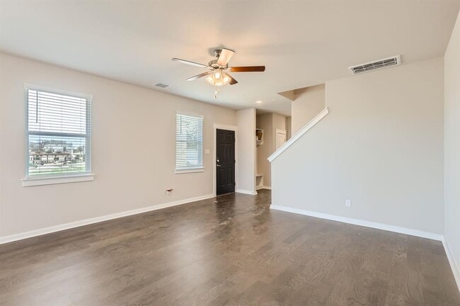 Photo - 2412 Lakey Cv