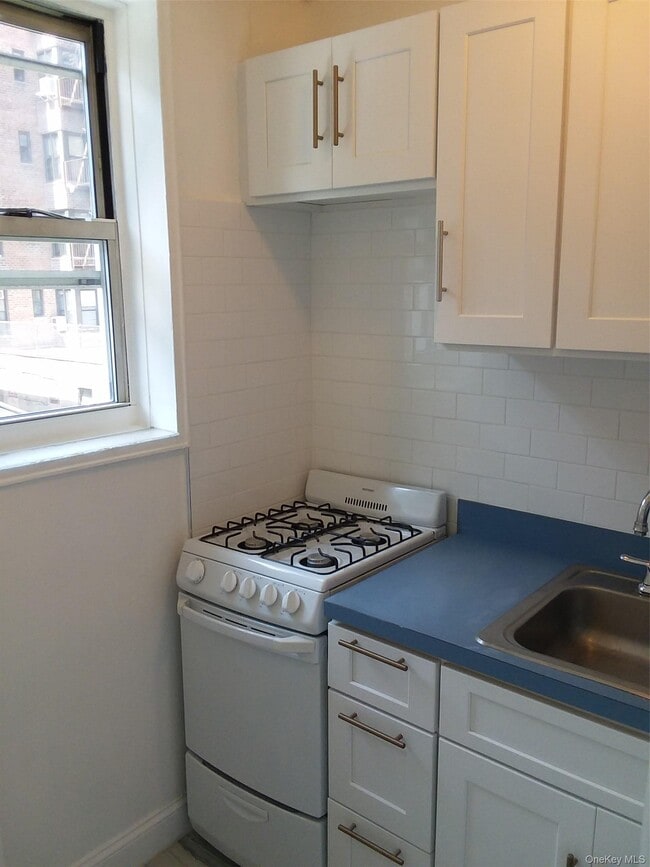 Photo - 67-30 Clyde St Unit 3P
