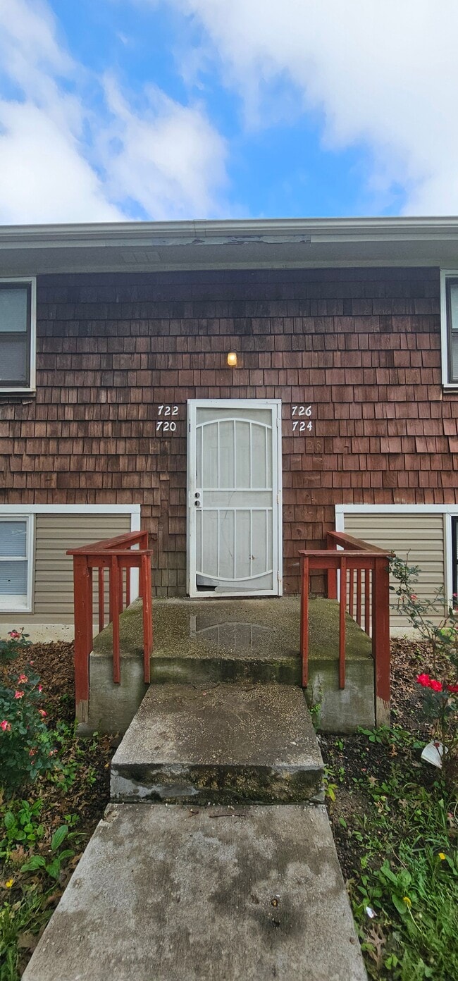 Building Photo - 726 N 70th St Unit 726 N 70th St Kansas City, KS 66112