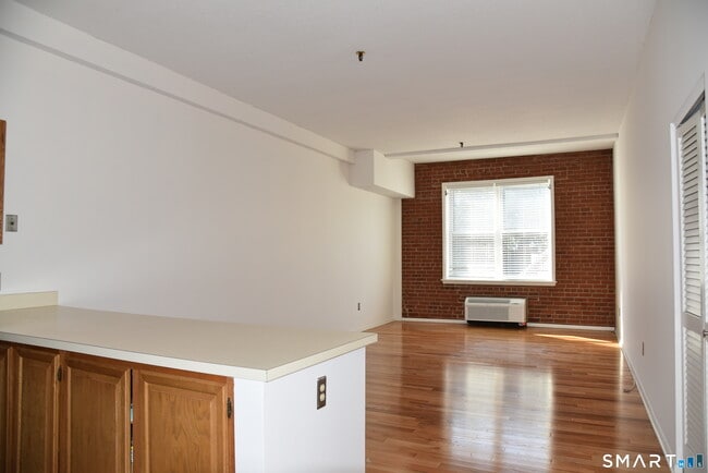 Photo - 32 Haviland St Unit 203